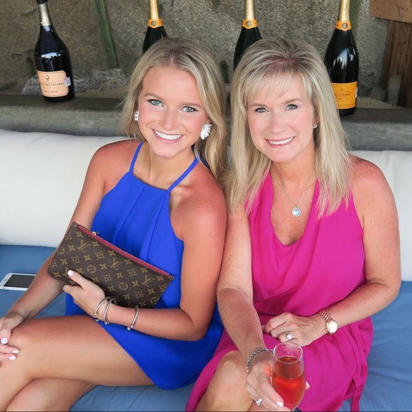 Meet your Posher, Christy - Picture 2 of 3